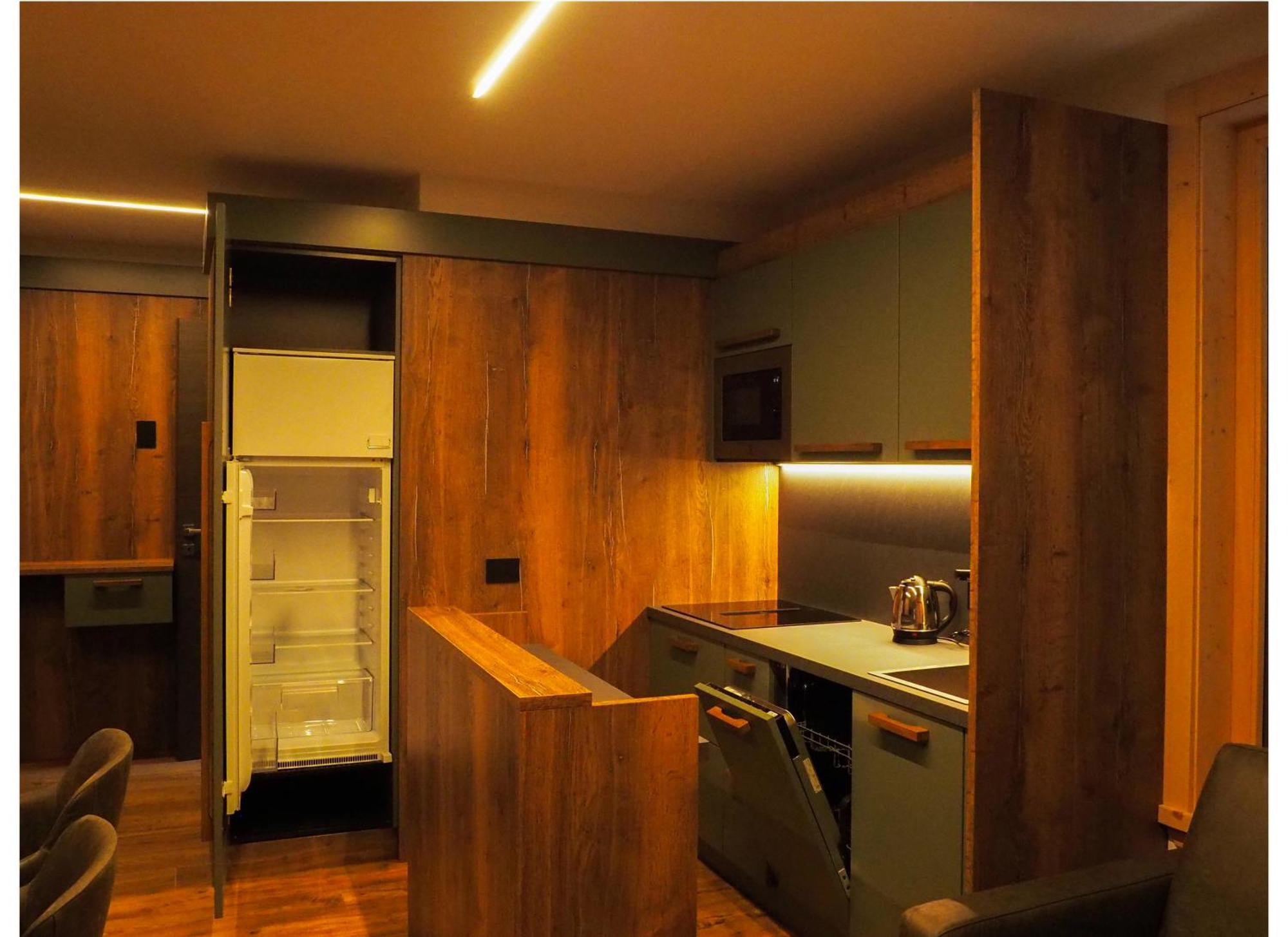 Apartment Yodel *