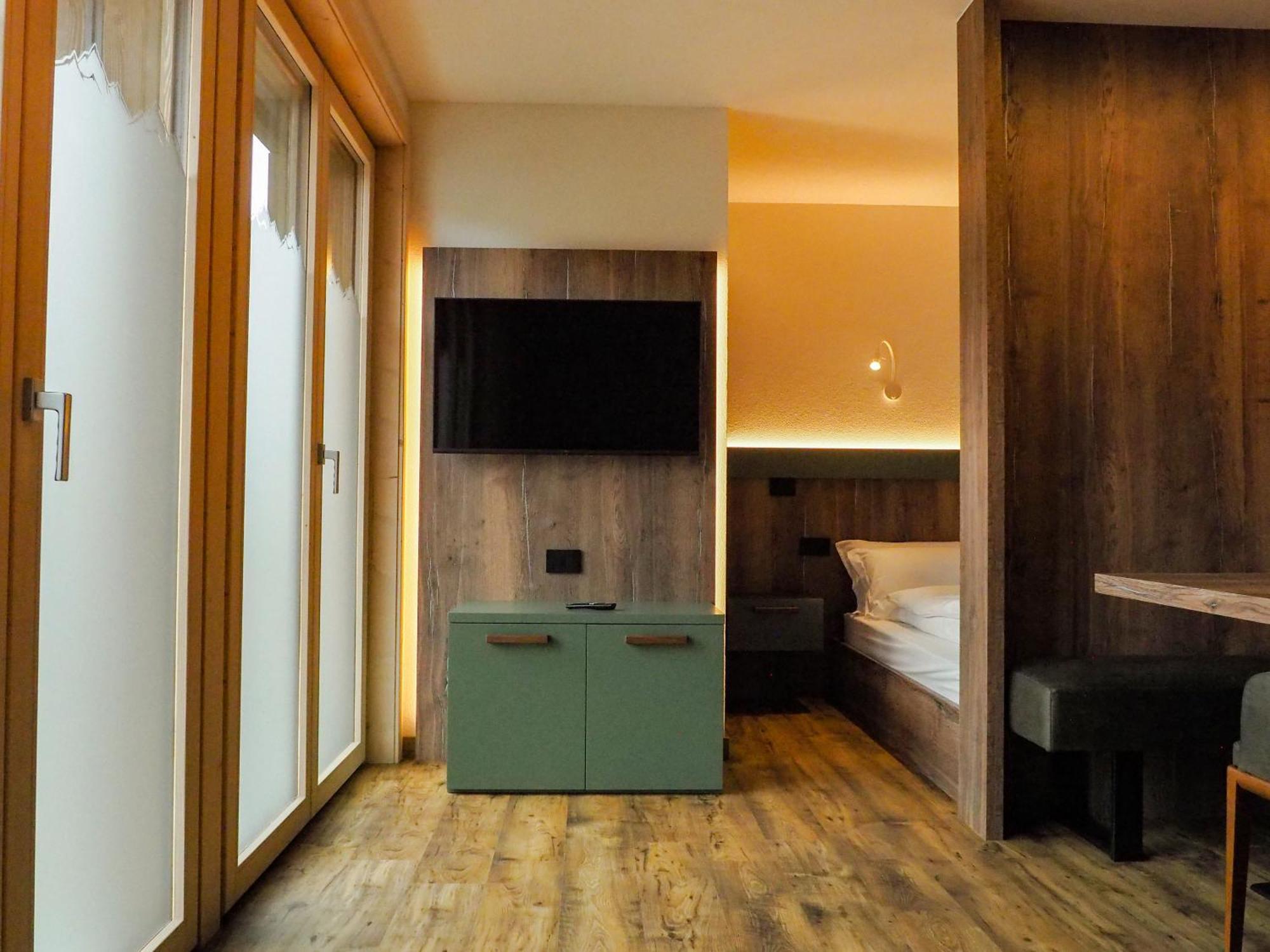 Apartment Yodel *